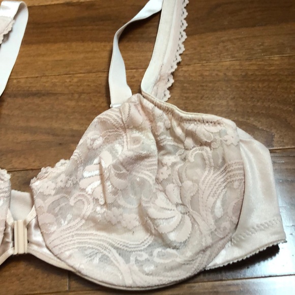 Glamorise front closure lace underwire bra - Picture 3 of 8